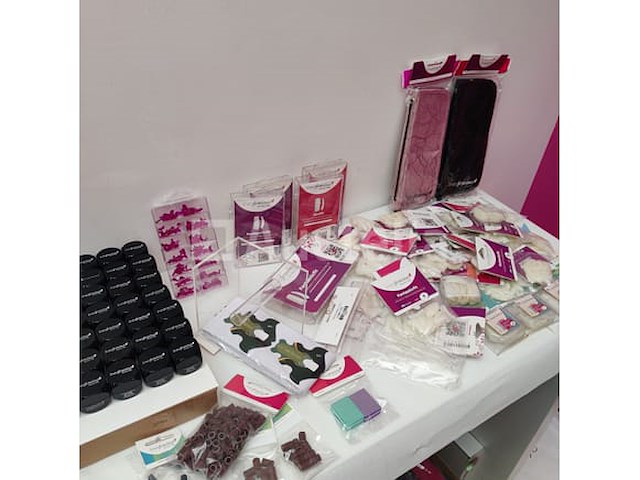Nagelvoorraad: nail art & uv/led-gels • 396 items • 242 ref. - afbeelding 17 van  19