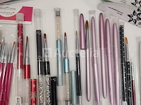 Nagelvoorraad: nail art & uv/led-gels • 398 items • 243 ref. - afbeelding 2 van  14