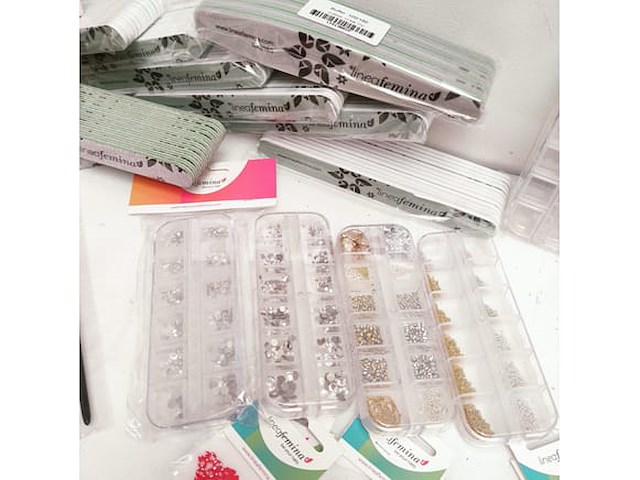 Nagelvoorraad: nail art & uv/led-gels • 423 items • folies - afbeelding 19 van  21