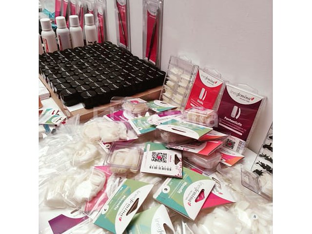 Nagelvoorraad: nail art & uv/led-gels • 425 items • 191 ref. - afbeelding 15 van  20
