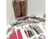 Nagelvoorraad: nail art & uv/led-gels • 425 items • 191 ref. - afbeelding 16 van  20