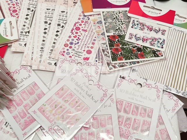 Nagelvoorraad: nail art & uv/led-gels • 440 items • 241 ref. - afbeelding 7 van  19