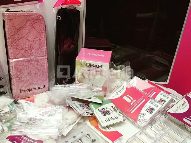 Nagelvoorraad: nail art & uv/led-gels • 440 items • 241 ref. - afbeelding 9 van  19
