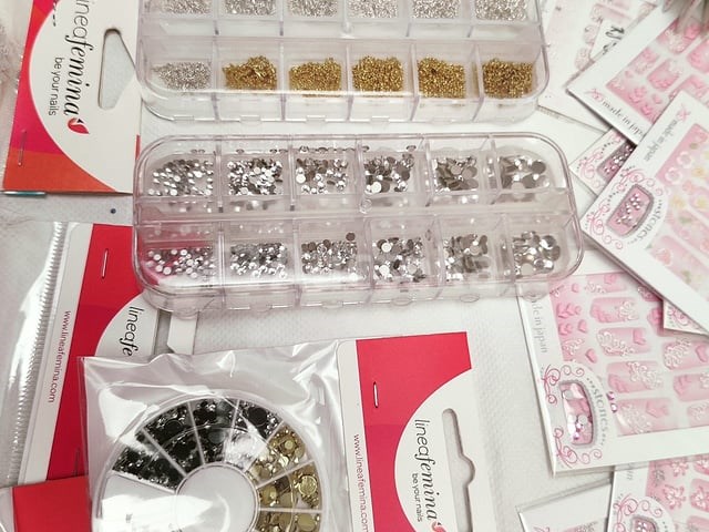 Nagelvoorraad: nail art & uv/led-gels • 440 items • 241 ref. - afbeelding 15 van  19