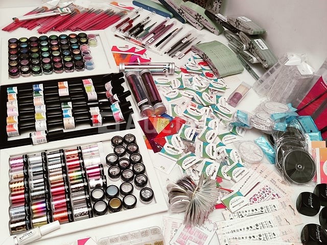 Nagelvoorraad: nail art & uv/led-gels • 440 items • 241 ref. - afbeelding 18 van  19
