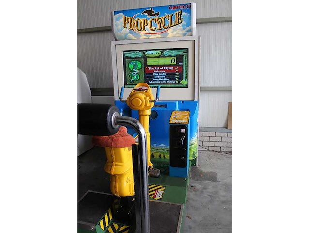 Namco - 1996 - prop cycle - video arcade - afbeelding 3 van  8