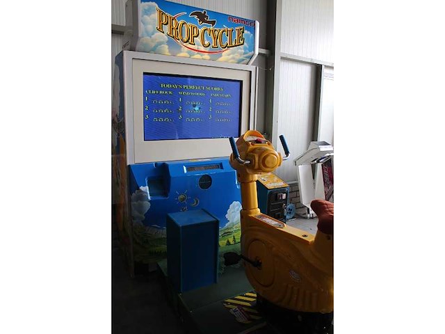 Namco - 1996 - prop cycle - video arcade - afbeelding 4 van  8