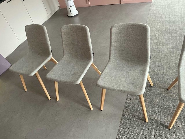 Narbutas eetkamerstoel - afbeelding 1 van  4
