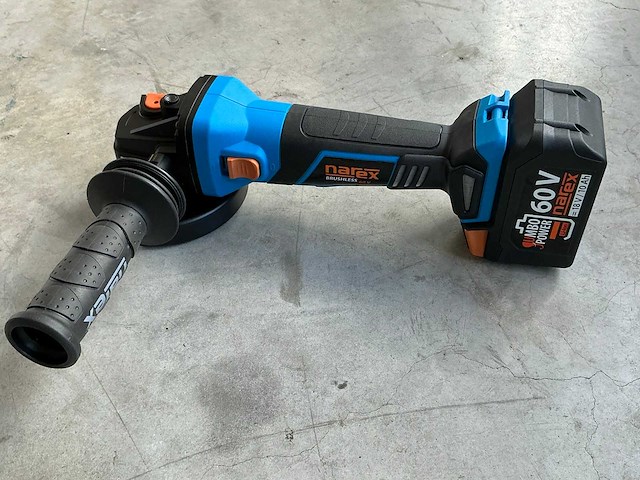 Narex abu125-620b accu haakse slijpmachine - afbeelding 2 van  5