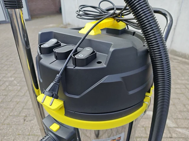 Nat en droogzuiger 100 ltr - afbeelding 7 van  15