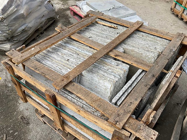 Natural patern natuursteen tegels ca. 43m2 - afbeelding 6 van  6