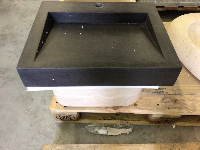 Natuursteen basalt wastafel 55x45x10 cm - afbeelding 2 van  6
