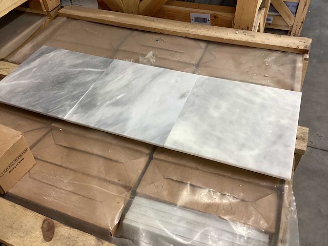 Natuursteen blauw hardsteen gezoet 30,5x30,5 tegel 22,32 m² - afbeelding 14 van  16