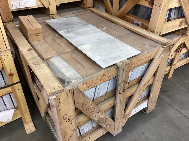 Natuursteen blauw hardsteen gezoet 30,5x30,5 tegel 44,65 m² - afbeelding 8 van  16