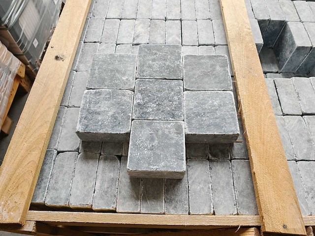 Natuursteen blauwe hardsteen 10x10x5 cm tegel 27,91 m² - afbeelding 1 van  6