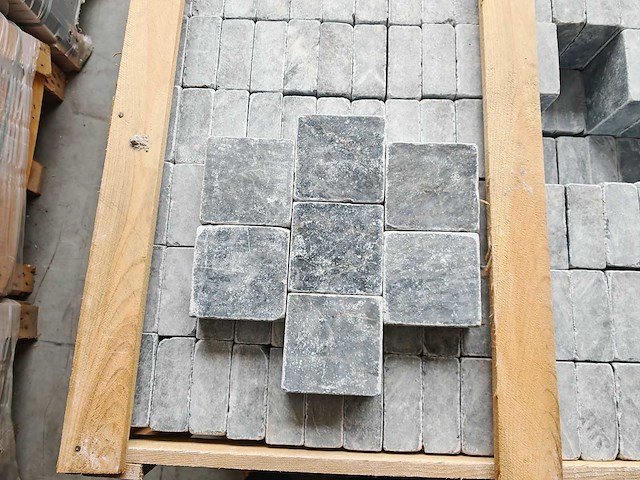 Natuursteen blauwe hardsteen 12x12x5 cm tegel 50,4 m² - afbeelding 3 van  8