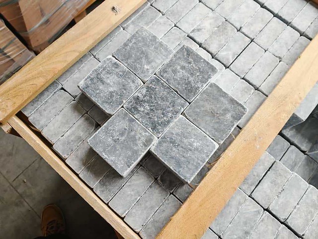 Natuursteen blauwe hardsteen 12x12x5 cm tegel 50,4 m² - afbeelding 4 van  8