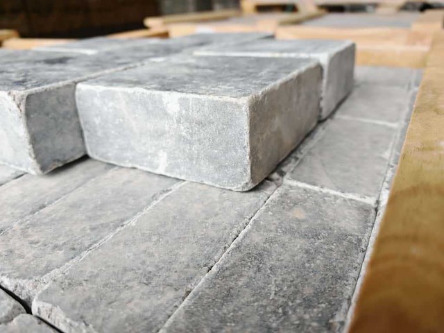 Natuursteen blauwe hardsteen 12x12x5 cm tegel 50,4 m² - afbeelding 5 van  8