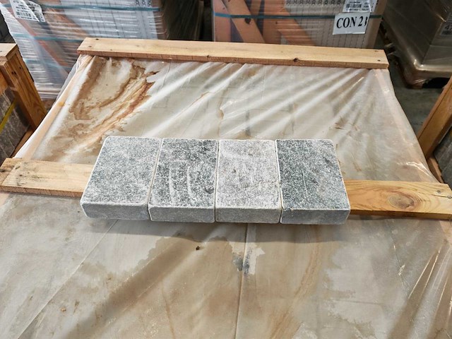 Natuursteen blauwe hardsteen 12x18x5 cm tegel 72,59 m² - afbeelding 1 van  9