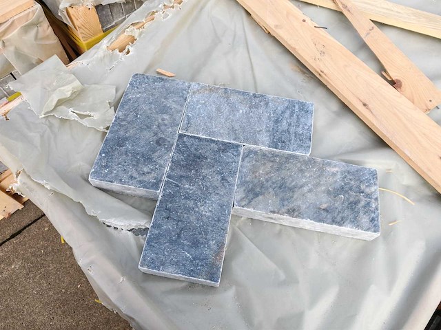 Natuursteen blauwe hardsteen 15x30x5 cm tegel 51,84 m² - afbeelding 1 van  7