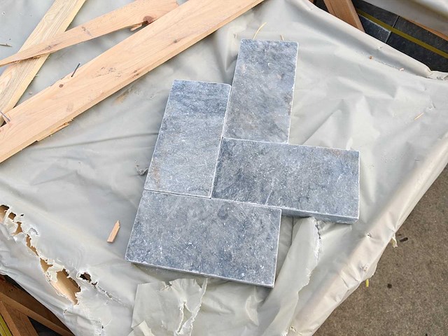 Natuursteen blauwe hardsteen 15x30x5 cm tegel 51,84 m² - afbeelding 1 van  1