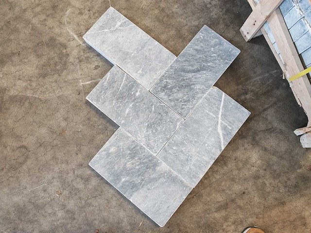 Natuursteen blauwe hardsteen 20x40x5 cm tegel 9,6 m² - afbeelding 1 van  9