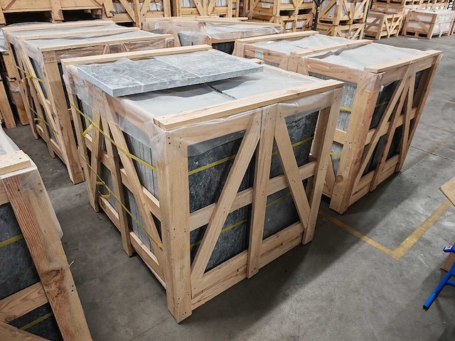 Natuursteen blauwe hardsteen 40x40x3 cm tegel 42,24 m² - afbeelding 2 van  3
