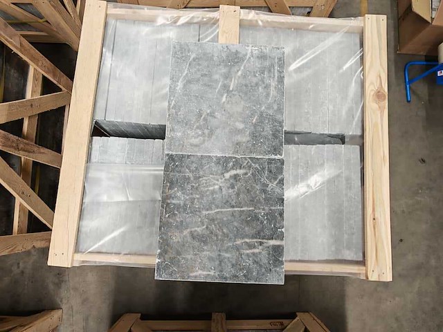 Natuursteen blauwe hardsteen 40x40x3 cm tegel 63,36 m² - afbeelding 2 van  8