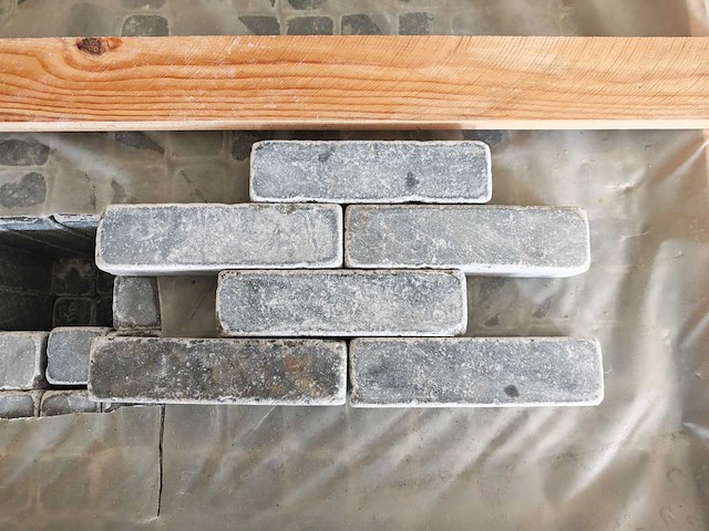 Natuursteen blauwe hardsteen 5x20x5 cm tegel 57,6 m² - afbeelding 4 van  11