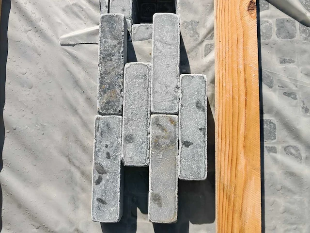 Natuursteen blauwe hardsteen 5x20x5 cm tegel 57,6 m² - afbeelding 6 van  11