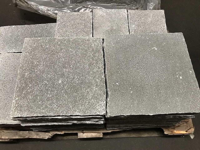 Natuursteen gekloven - afbeelding 1 van  4