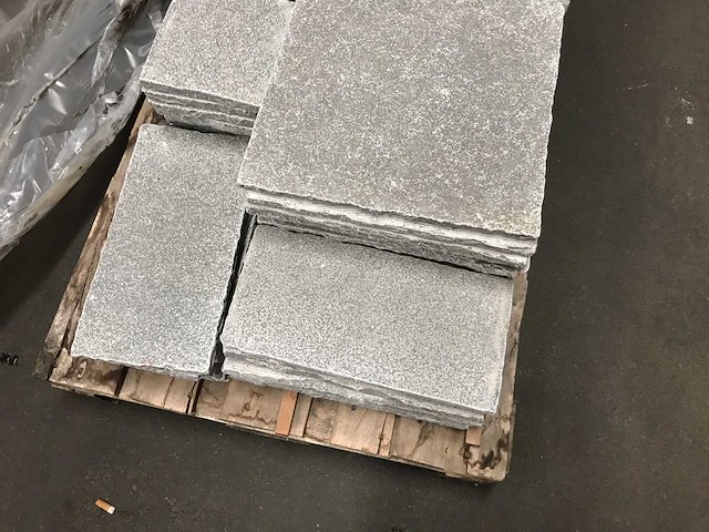 Natuursteen gekloven - afbeelding 4 van  4