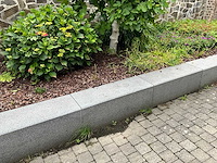 Natuursteen graniet boordsteen (30x) - afbeelding 1 van  4