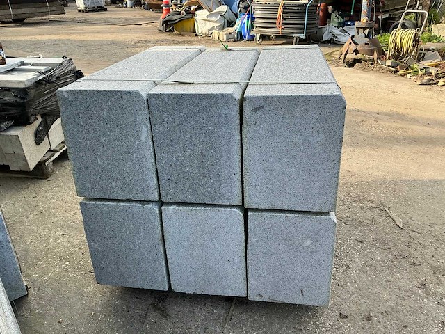Natuursteen granietboordsteen (12x) - afbeelding 3 van  4