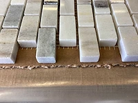 Natuursteen grijs/wit mix mozaïektegel 30x30 cm 225 stuks - afbeelding 6 van  7