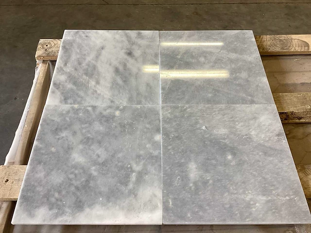 Natuursteen hardsteen blauw gepolijst 30,5x30,5 cm tegel 44 m² - afbeelding 1 van  19