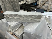Natuursteen kandelaar boordsteen 4 pallet - afbeelding 1 van  7