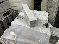 Natuursteen kandelaar boordsteen 4 pallet - afbeelding 2 van  7