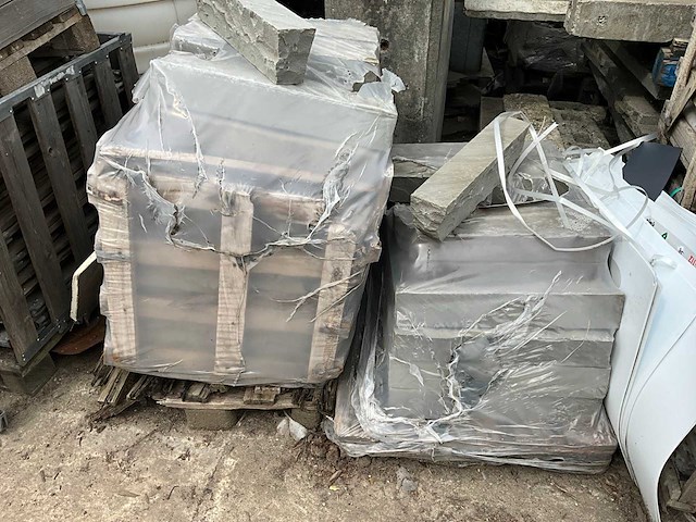 Natuursteen kandelaar boordsteen 4 pallet - afbeelding 3 van  7