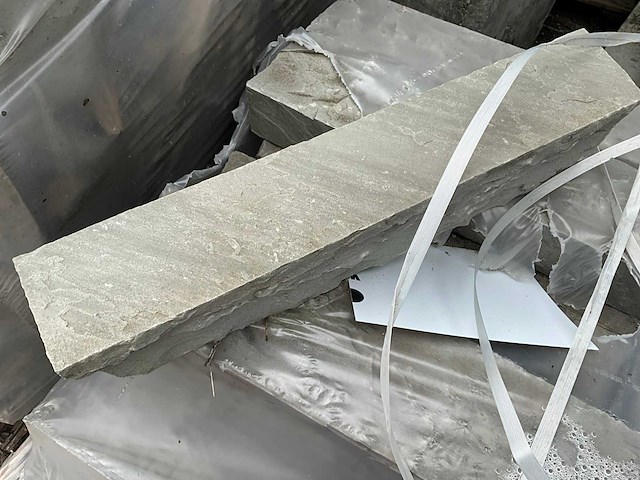 Natuursteen kandelaar boordsteen 4 pallet - afbeelding 6 van  7