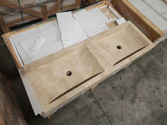 Natuursteen light travertin dubbele wastafel 120x40x10 cm - afbeelding 4 van  5