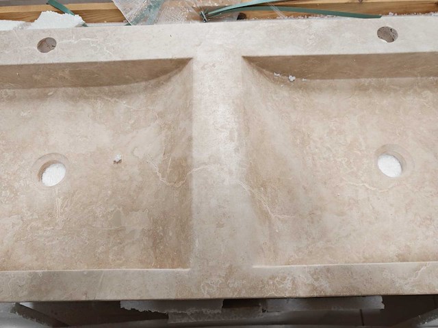 Natuursteen light travertin dubbele wastafel 120x46x10 cm - afbeelding 4 van  4