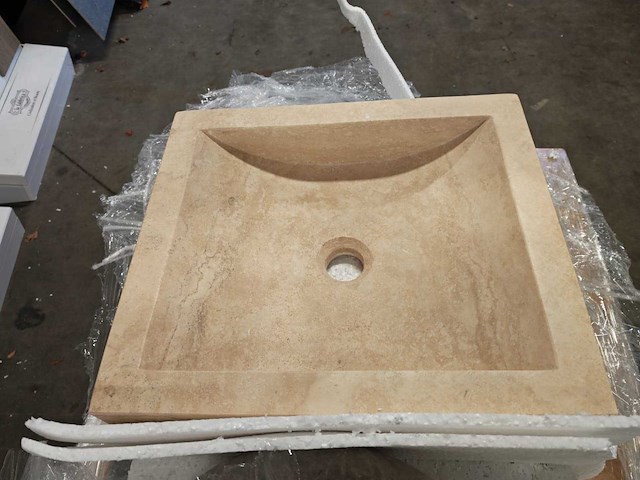 Natuursteen light travertin wastafel 45x40x10 cm - afbeelding 2 van  4