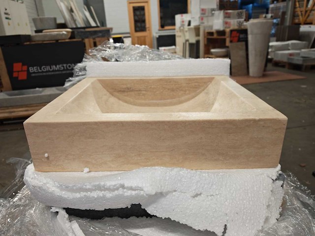 Natuursteen light travertin wastafel 45x40x10 cm - afbeelding 5 van  6