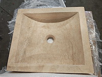 Natuursteen light travertin wastafel 45x40x10 cm - afbeelding 1 van  6