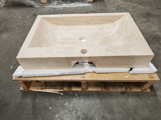 Natuursteen light travertin wastafel 70x46x10 cm - afbeelding 1 van  2