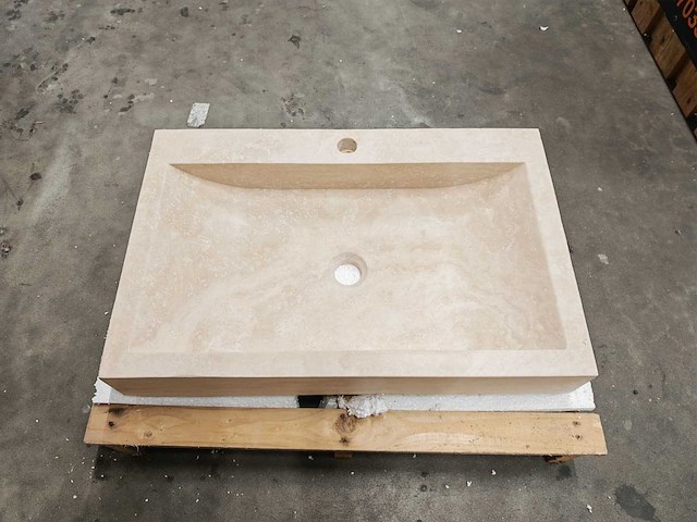 Natuursteen light travertin wastafel 70x46x10 cm - afbeelding 1 van  6