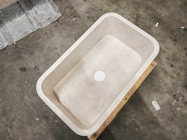 Natuursteen light travertin wastafel 76x46x26 cm - afbeelding 4 van  5