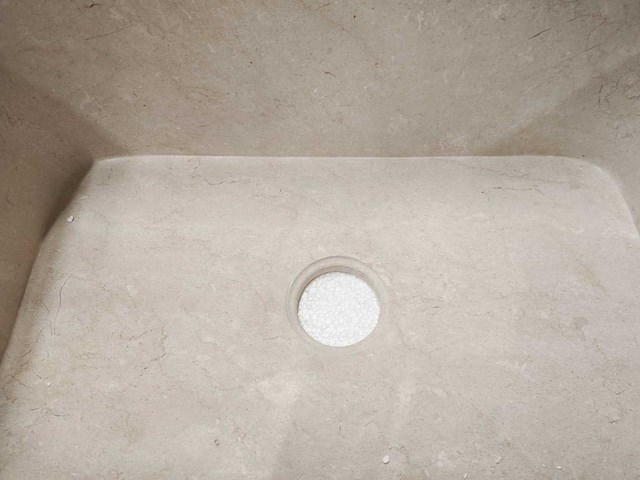 Natuursteen light travertin wastafel 76x46x26 cm - afbeelding 5 van  5