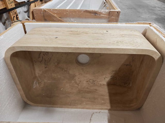 Natuursteen light travertin wastafel 76x46x26 cm - afbeelding 2 van  5